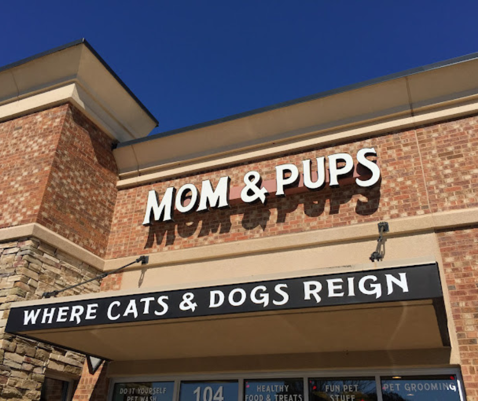 Mom & Pups